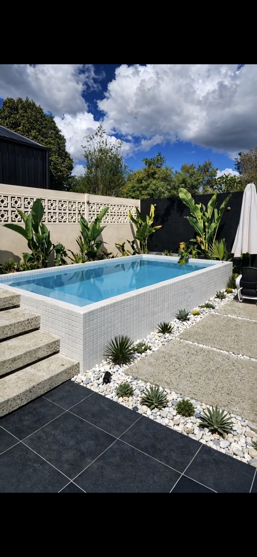 kolam renang impian anda